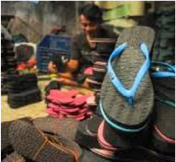 Pusat sandal toyomarto